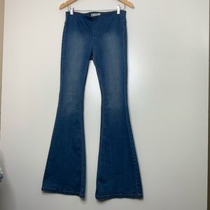 Free People Flare Penny Pull-On. Size 27.